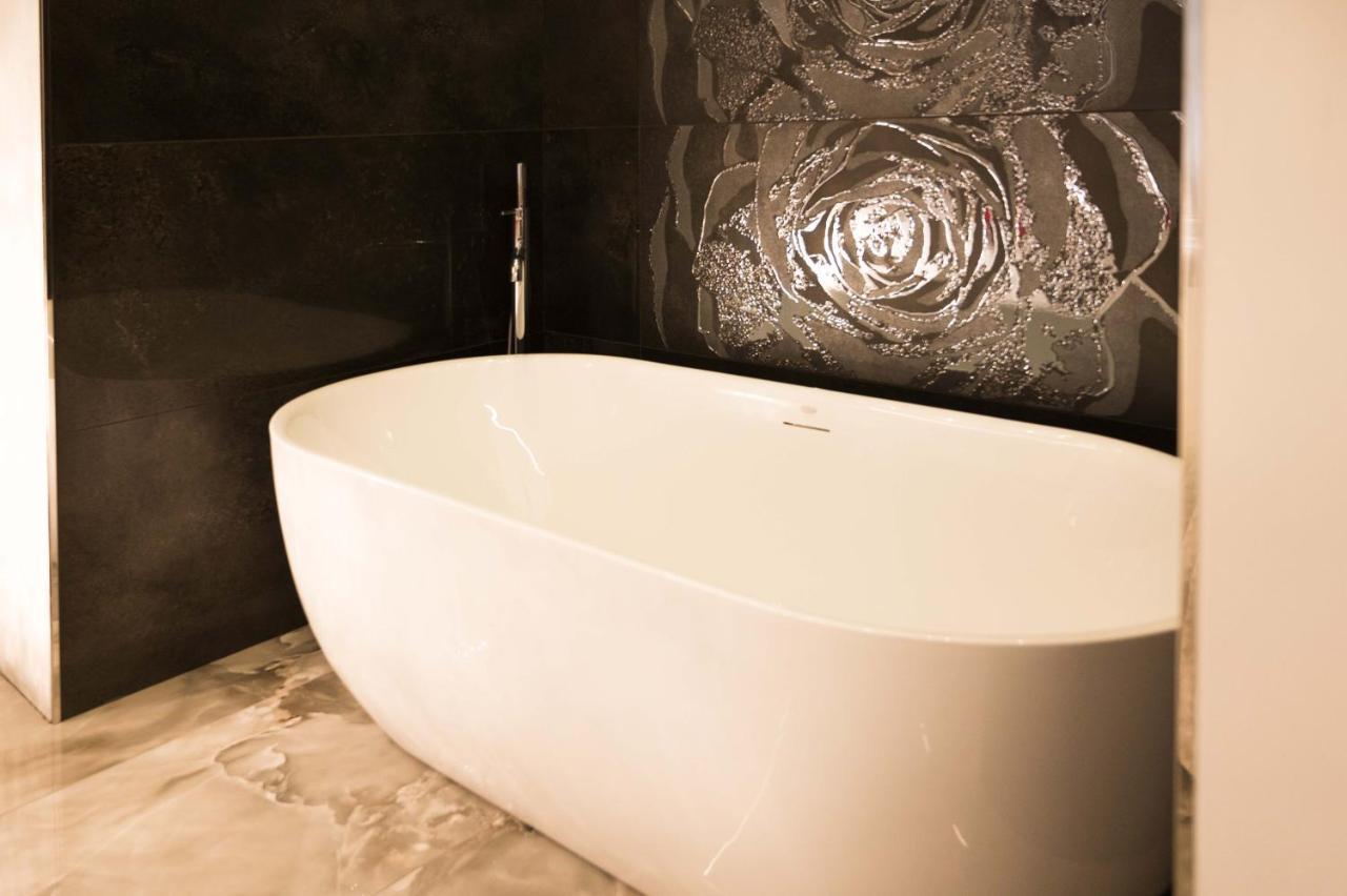 Vipverona Luxury Apartment - Royal Welcome Bagian luar foto