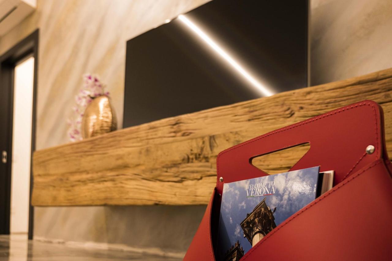 Vipverona Luxury Apartment - Royal Welcome Bagian luar foto