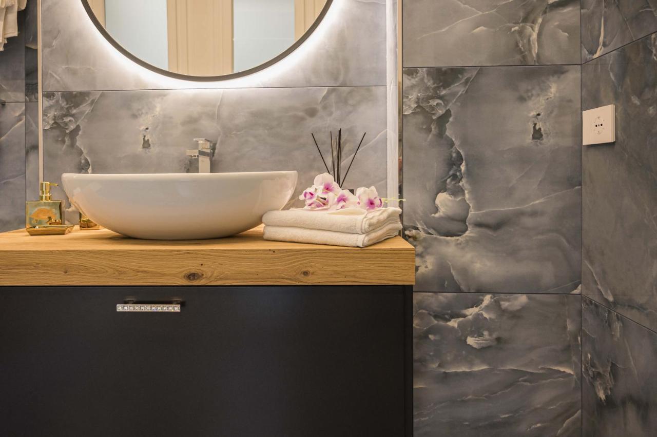 Vipverona Luxury Apartment - Royal Welcome Bagian luar foto